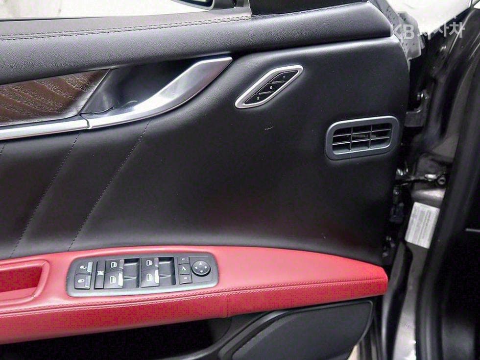 마세라티 기블리3.0 S Q4 3-토 поколение - 13