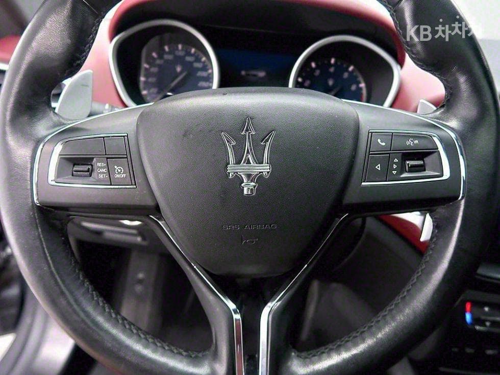 마세라티 기블리3.0 S Q4 3-토 поколение - 16