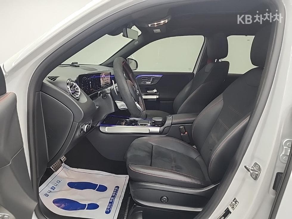 Mercedes-Benz GLB(X247)M-AMG GLB 35 4Matic - 11