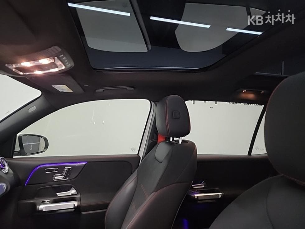 Mercedes-Benz GLB(X247)M-AMG GLB 35 4Matic - 13