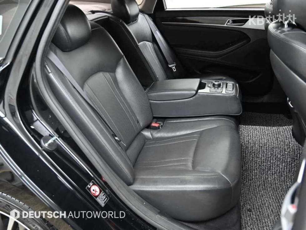 Хюндай ДженезисDHG330 Modern AWD Стандартен - 12