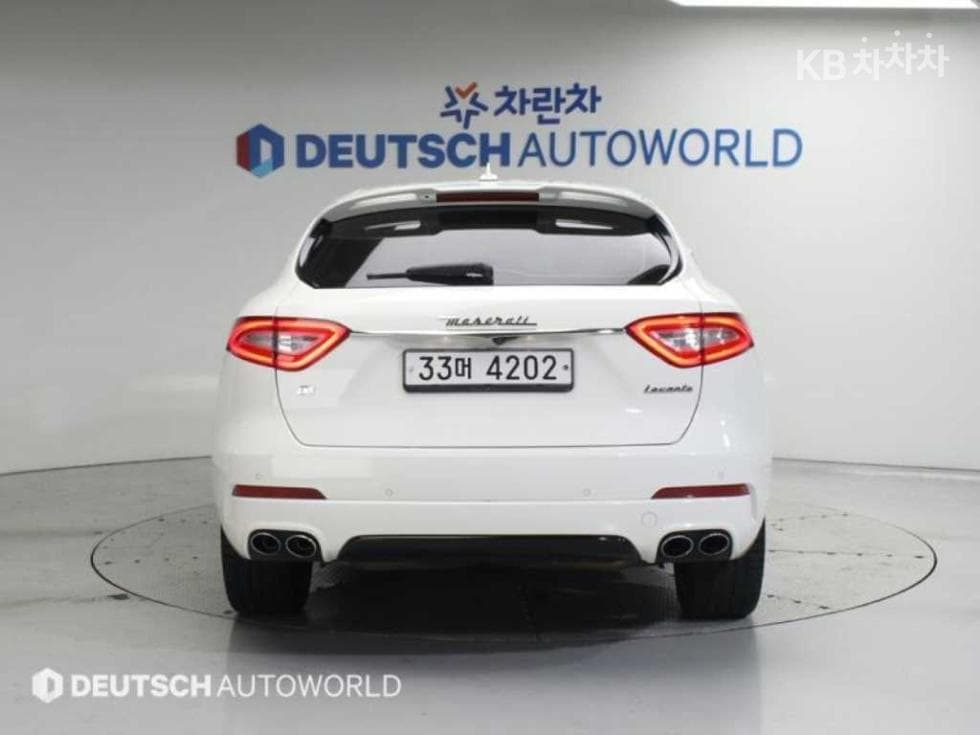 마세라티 르반떼3.0 Дизел AWD 그란스포츠 - 4