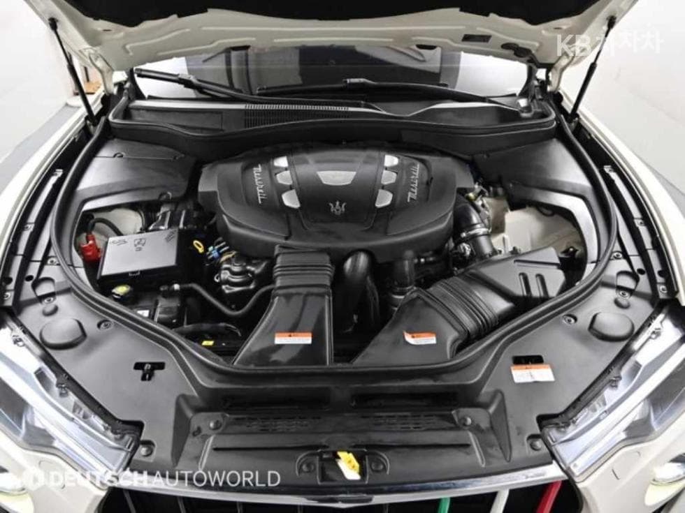 마세라티 르반떼3.0 Дизел AWD 그란스포츠 - 6