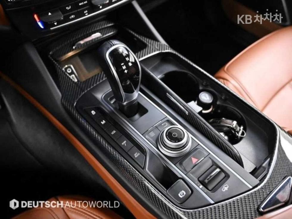 마세라티 르반떼3.0 Дизел AWD 그란스포츠 - 9