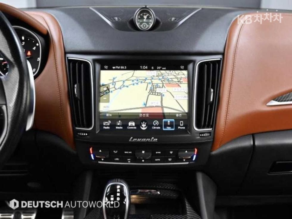 마세라티 르반떼3.0 Дизел AWD 그란스포츠 - 14