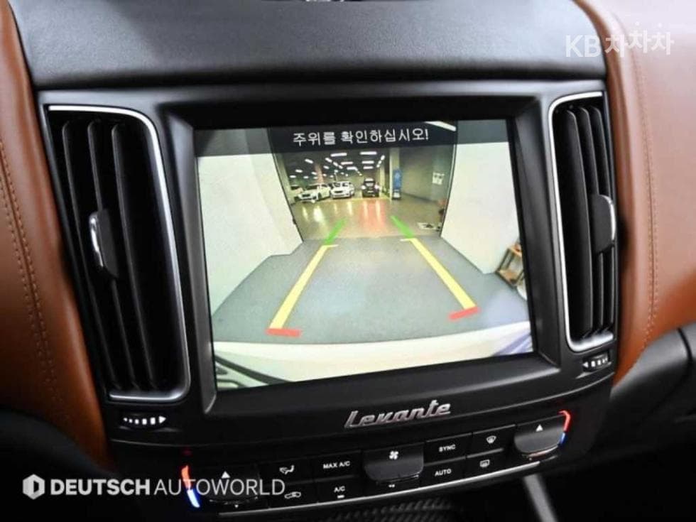 마세라티 르반떼3.0 Дизел AWD 그란스포츠 - 15