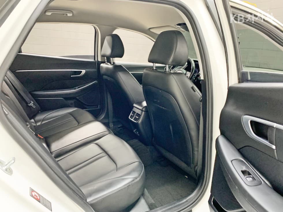 Хюндай Соната (DN8)2.0 Premium - 16