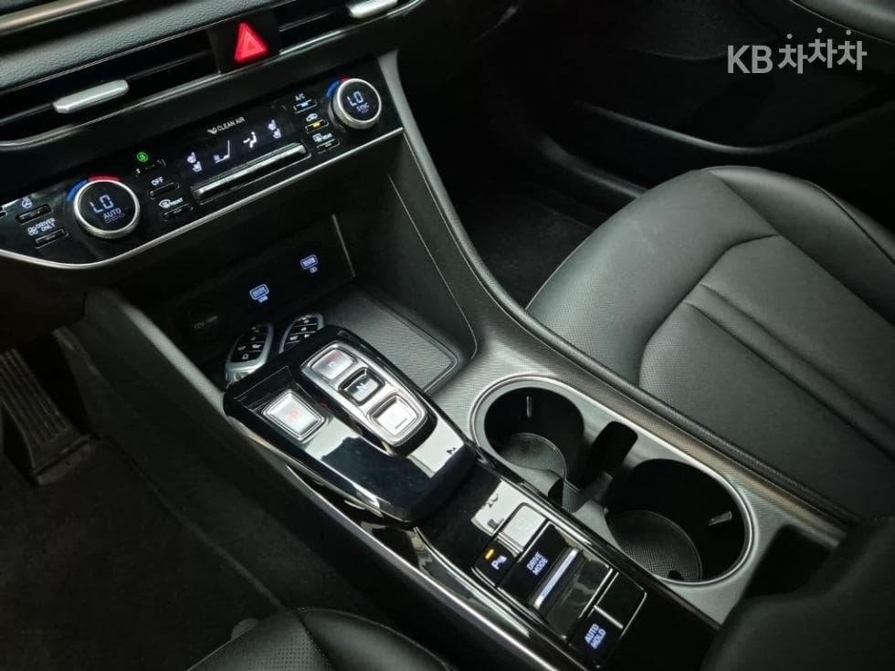 Hyundai Sonata Hybrid (DN8)2.0 Hybrid Premium 패밀리 - 8