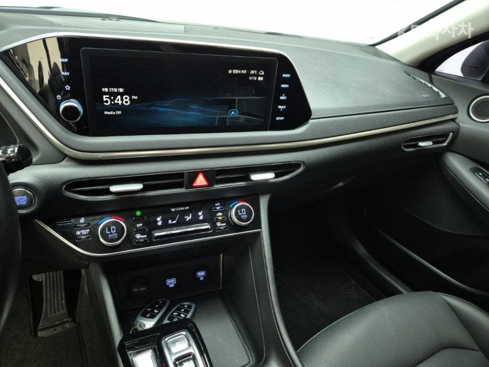 Hyundai Sonata Hybrid (DN8)2.0 Hybrid Premium 패밀리 - 10