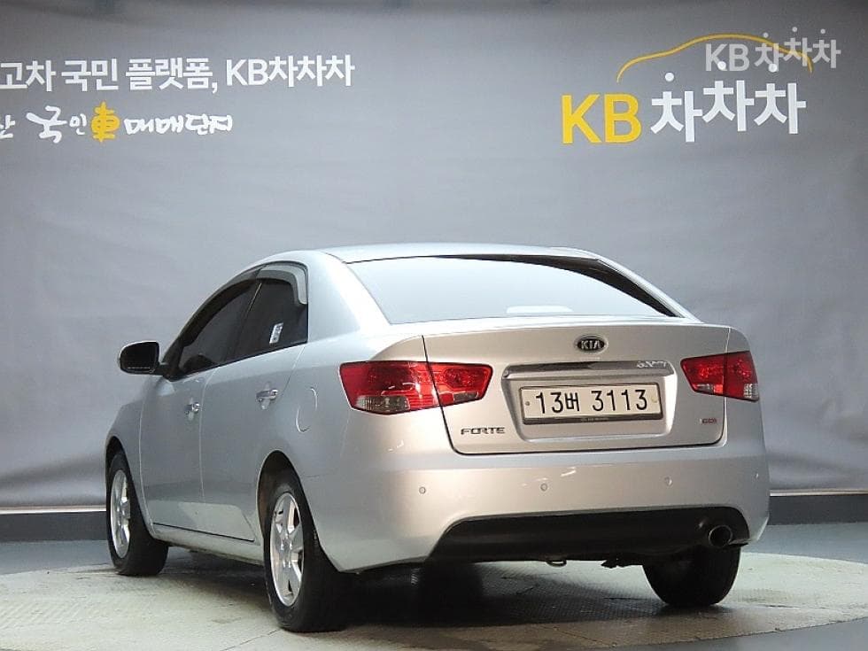 Kia Forte1.6 GDI Luxury - 4