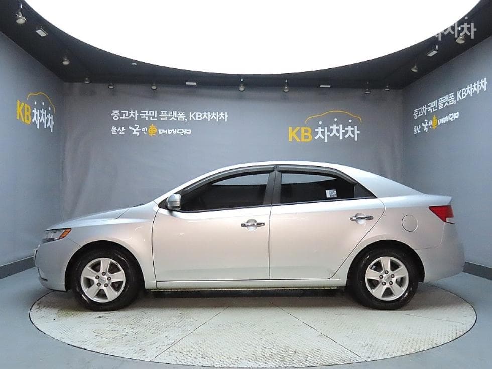 Kia Forte1.6 GDI Luxury - 5