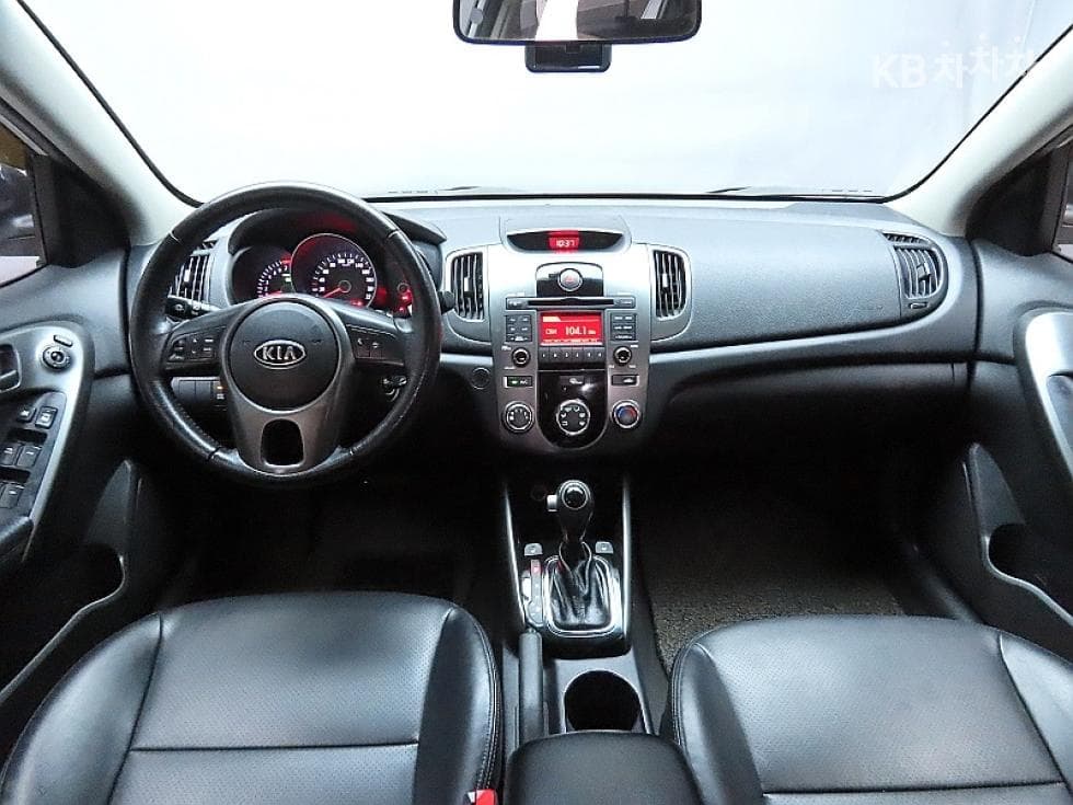 Kia Forte1.6 GDI Luxury - 6