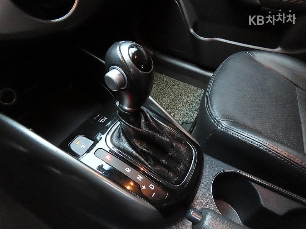 Kia Forte1.6 GDI Luxury - 9