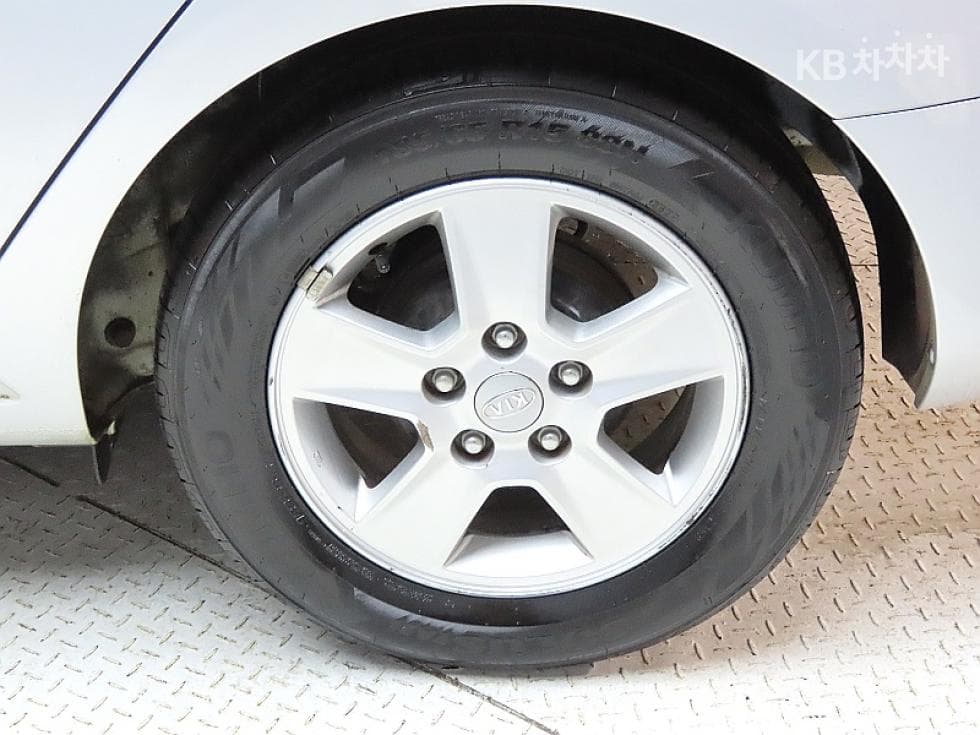 Kia Forte1.6 GDI Luxury - 19