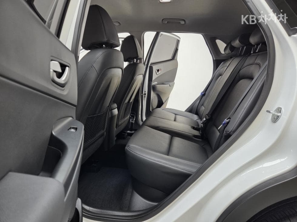 Хюндай Kona1.6 Турбо Modern초이스 - 16