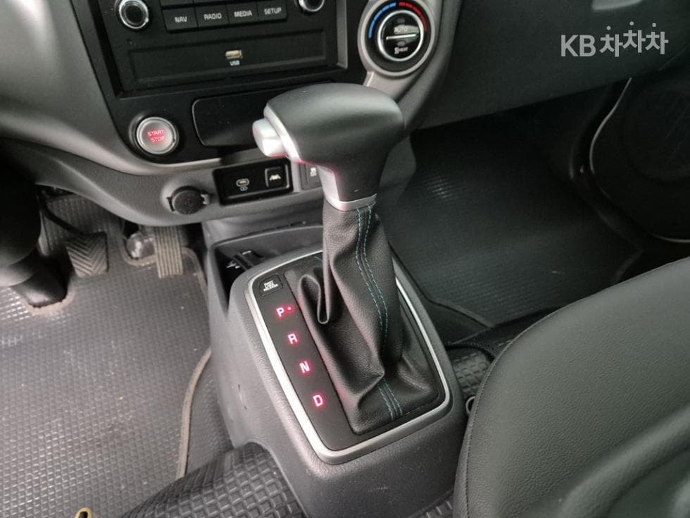 Киа The New (фейслифт) Бонго 3 (лек) EVBox Truck 1 тон 저상형 Королевска кабина Удължено междуосие Стандартен - 7