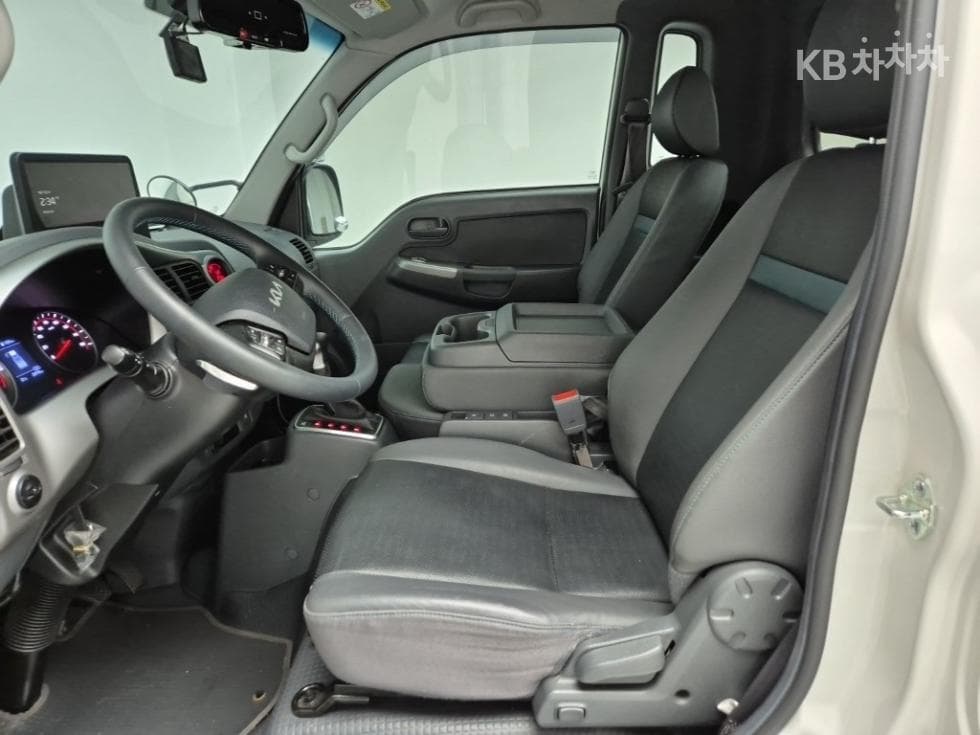 Киа The New (фейслифт) Бонго 3 (лек) EVBox Truck 1 тон 저상형 Королевска кабина Удължено междуосие Стандартен - 10