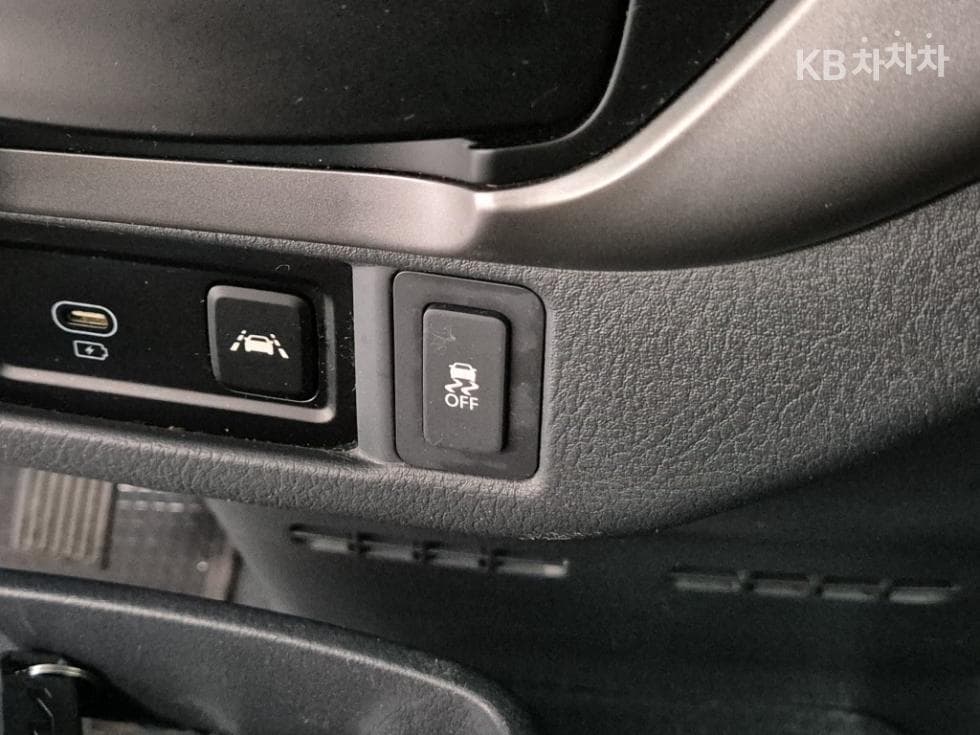 Киа The New (фейслифт) Бонго 3 (лек) EVBox Truck 1 тон 저상형 Королевска кабина Удължено междуосие Стандартен - 15