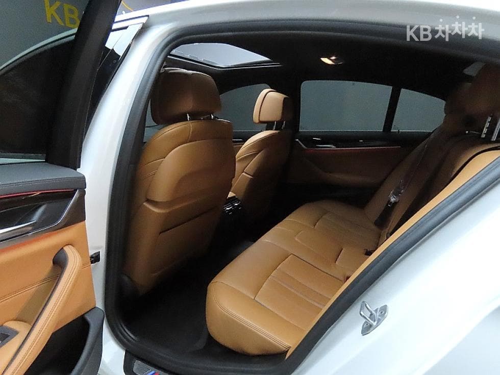 BMW 올Нов5 Серия (G30)520i M Sport - 11