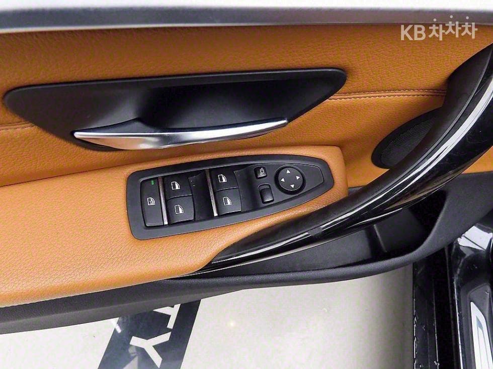 BMW 4시리즈 (F32)420i 그란Купе Лукс 라Местен F36 - 11