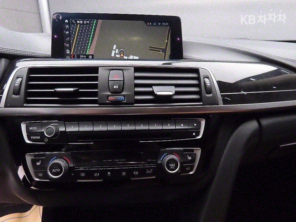 BMW 4시리즈 (F32)420i 그란Купе Лукс 라Местен F36 - 13