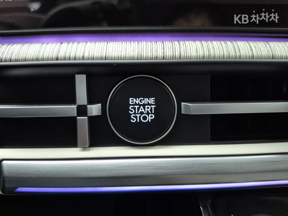 Hyundai The All New Santa Fe MX5Gasoline 2.5T 2WD Calligraphy - 17