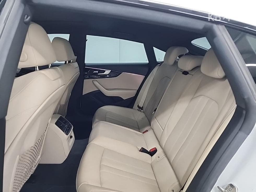 Audi A5(8W6)45 TFSI Quattro Sportback Premium - 12