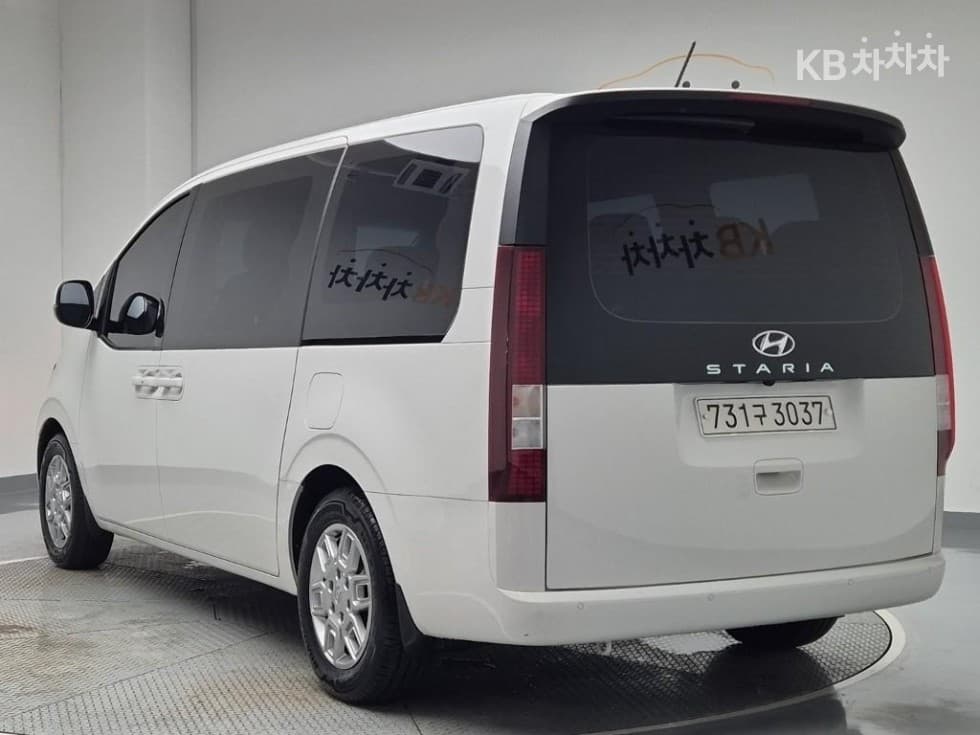 Hyundai Staria2.2 Tourer 11 Modern - 2