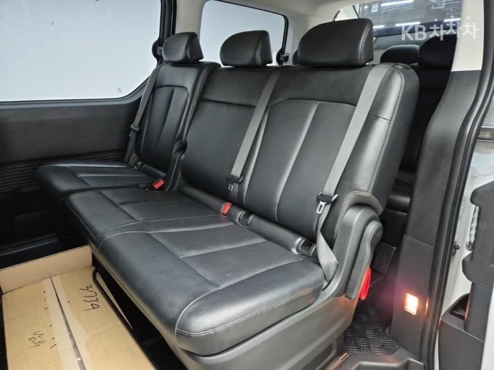 Hyundai Staria2.2 Tourer 11 Modern - 12