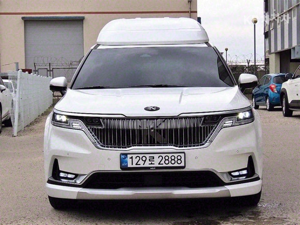 Киа Канивал 4-то поколение Висок Лимузин (Канивал) G3.5 GDI 9-местен Signature - Image 1