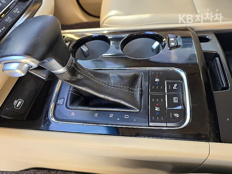 Киа All New Канивал11-местен 2.2 Дизел Висок Лимузин (Канивал) Престиж - 11