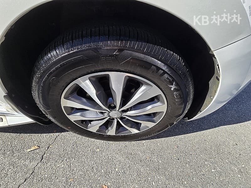 Киа All New Канивал11-местен 2.2 Дизел Висок Лимузин (Канивал) Престиж - 20