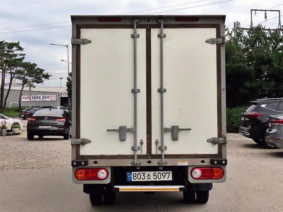 Hyundai Porter 2Extra Long Super Cab 냉동Top (Cargo)차 Style - 4