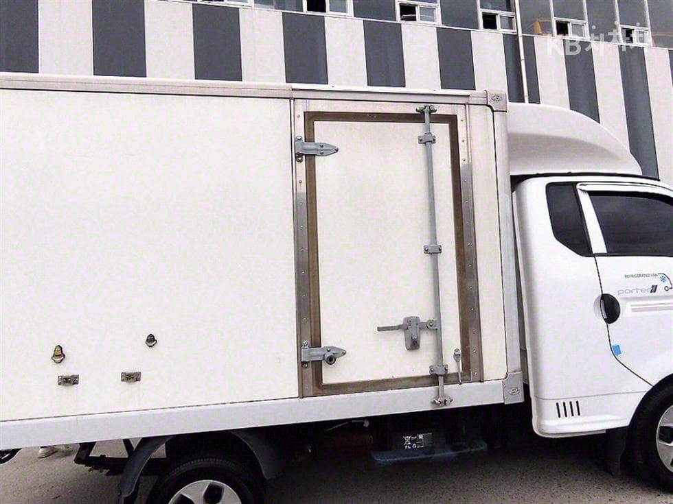 Hyundai Porter 2Extra Long Super Cab 냉동Top (Cargo)차 Style - 7