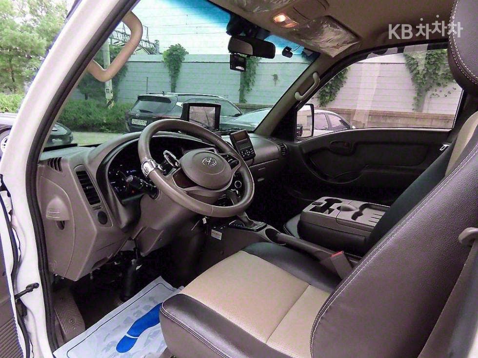 Hyundai Porter 2Extra Long Super Cab 냉동Top (Cargo)차 Style - 9