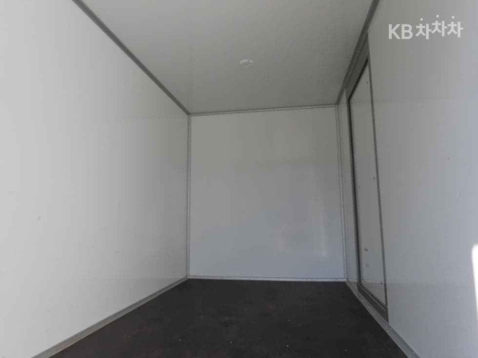 Киа The New (фейслифт) Бонго 3 (лек)Box Truck 1.2Тон Plus형 Королевска кабина Удължено междуосие GL - 16