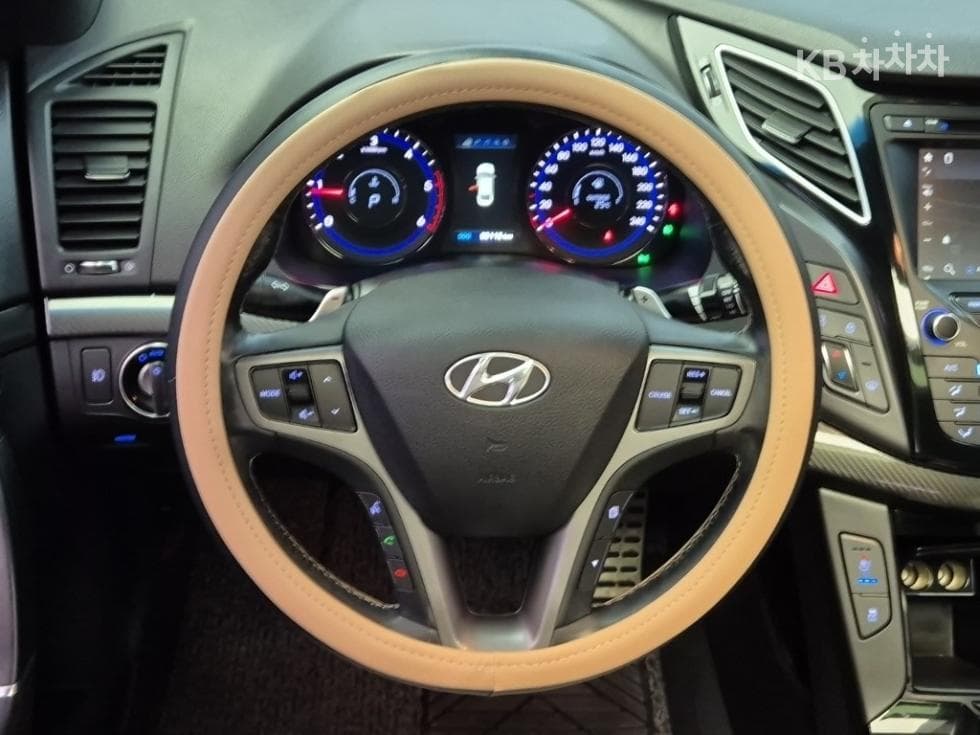 Хюндай The New (фейслифт) i40 Saloon1.7 VGT 디 스펙 - 9