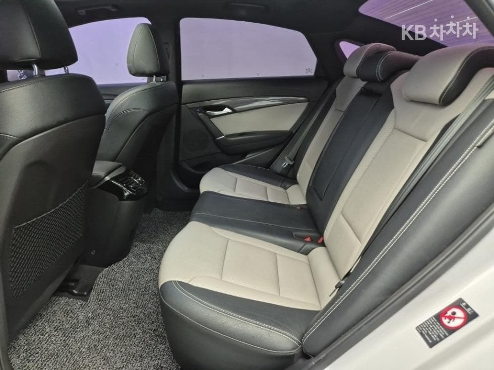 Хюндай The New (фейслифт) i40 Saloon1.7 VGT 디 스펙 - 12