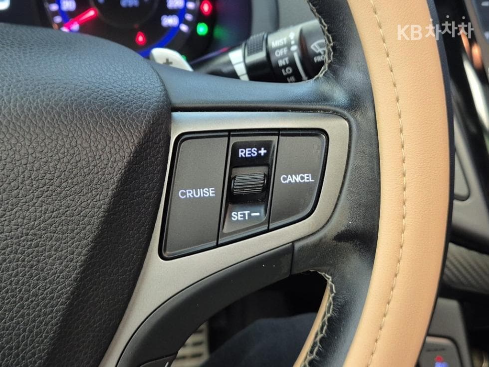 Хюндай The New (фейслифт) i40 Saloon1.7 VGT 디 스펙 - 16