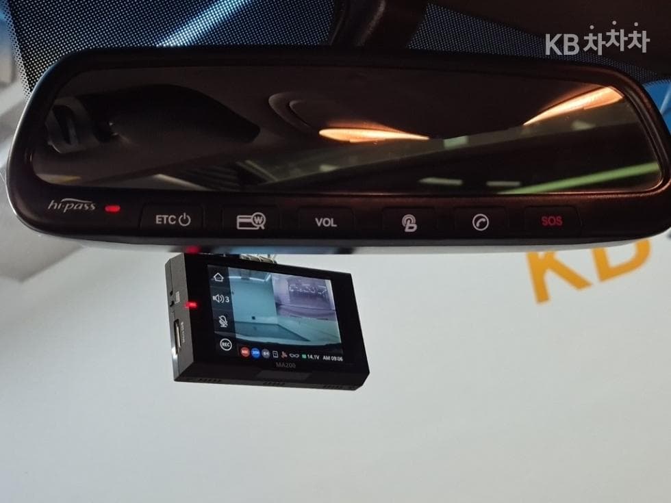 Хюндай The New (фейслифт) i40 Saloon1.7 VGT 디 스펙 - 17