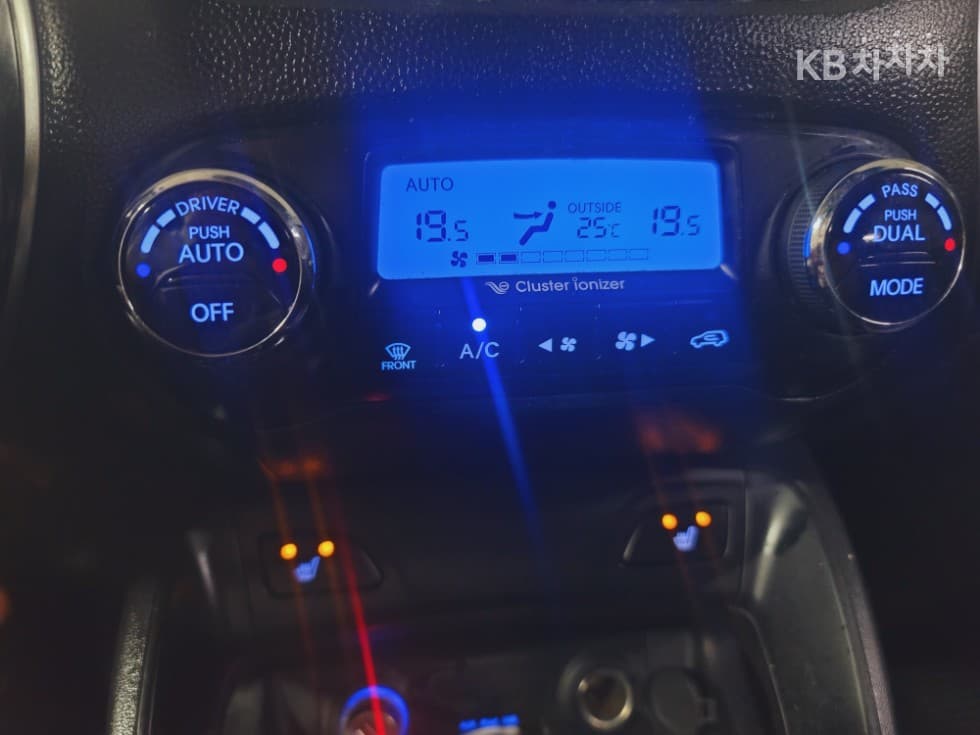 Хюндай ТуксонixДизел 2WD LX20 Лукс - 19