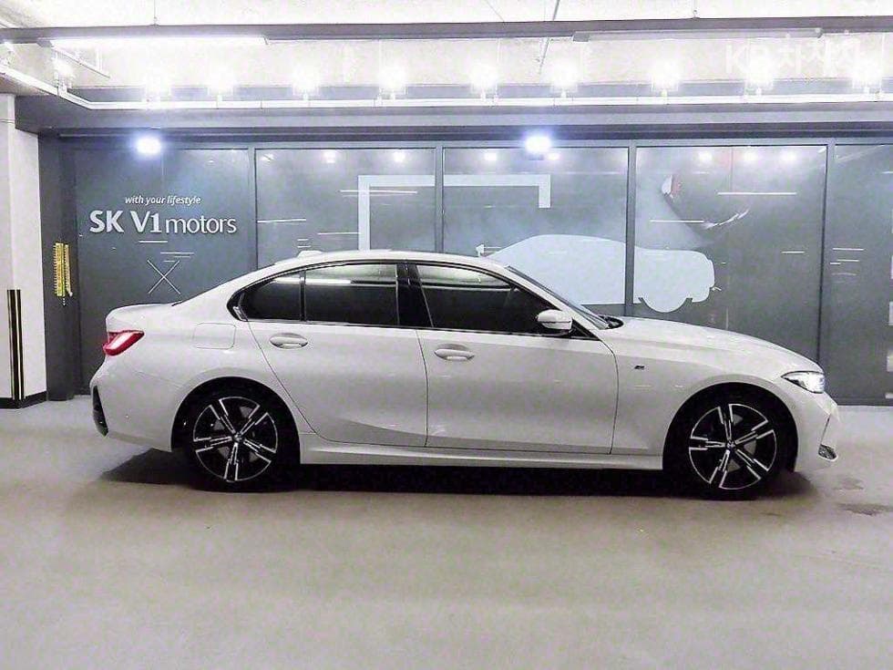BMW 3 Series (G20)320i M Sport - 3
