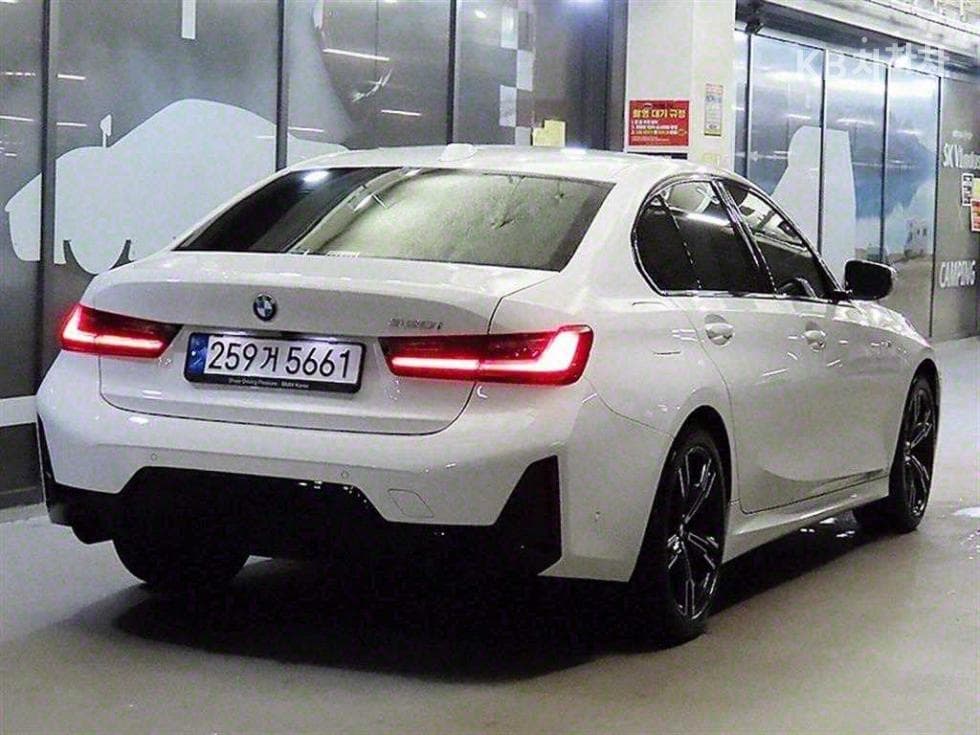 BMW 3 Series (G20)320i M Sport - 4