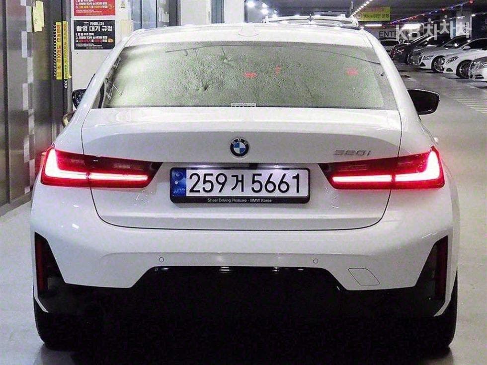 BMW 3 Series (G20)320i M Sport - 5