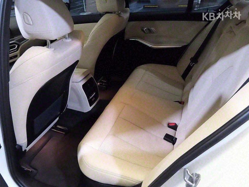 BMW 3 Series (G20)320i M Sport - 7