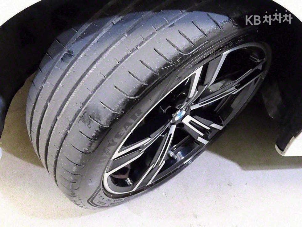 BMW 3 Series (G20)320i M Sport - 20