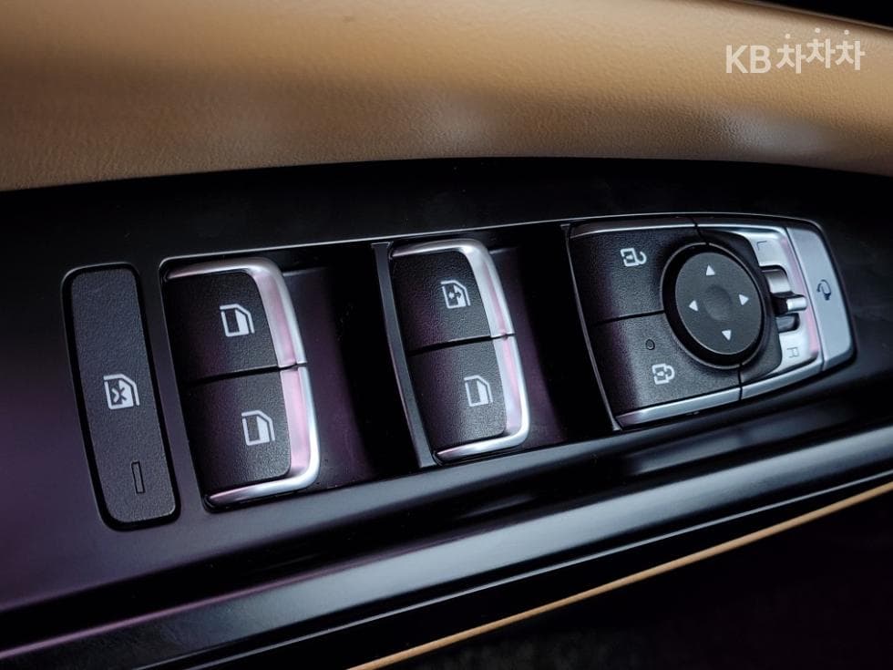 Киа The New (фейслифт) Канивал 4-то поколениеD2.2 9-местен Престиж - 14