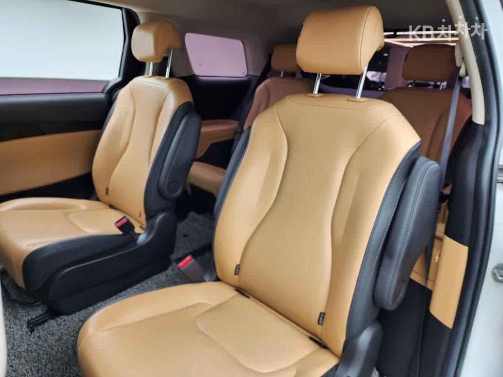 Киа The New (фейслифт) Канивал 4-то поколениеD2.2 9-местен Престиж - 17