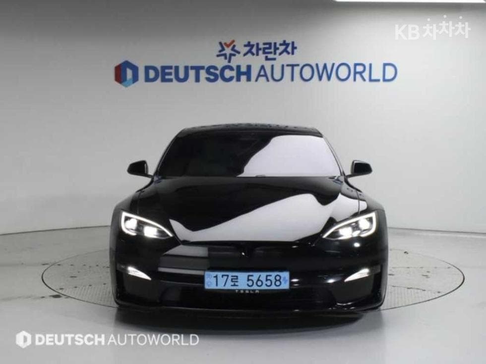 Tesla Model S Plaid - Image 3