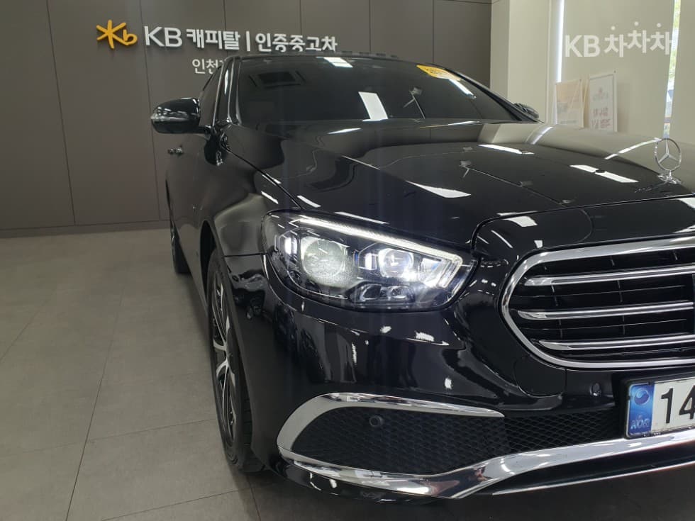 Mercedes-Benz E-Клас (W213)E300e 4MATIC Exclusive - 29